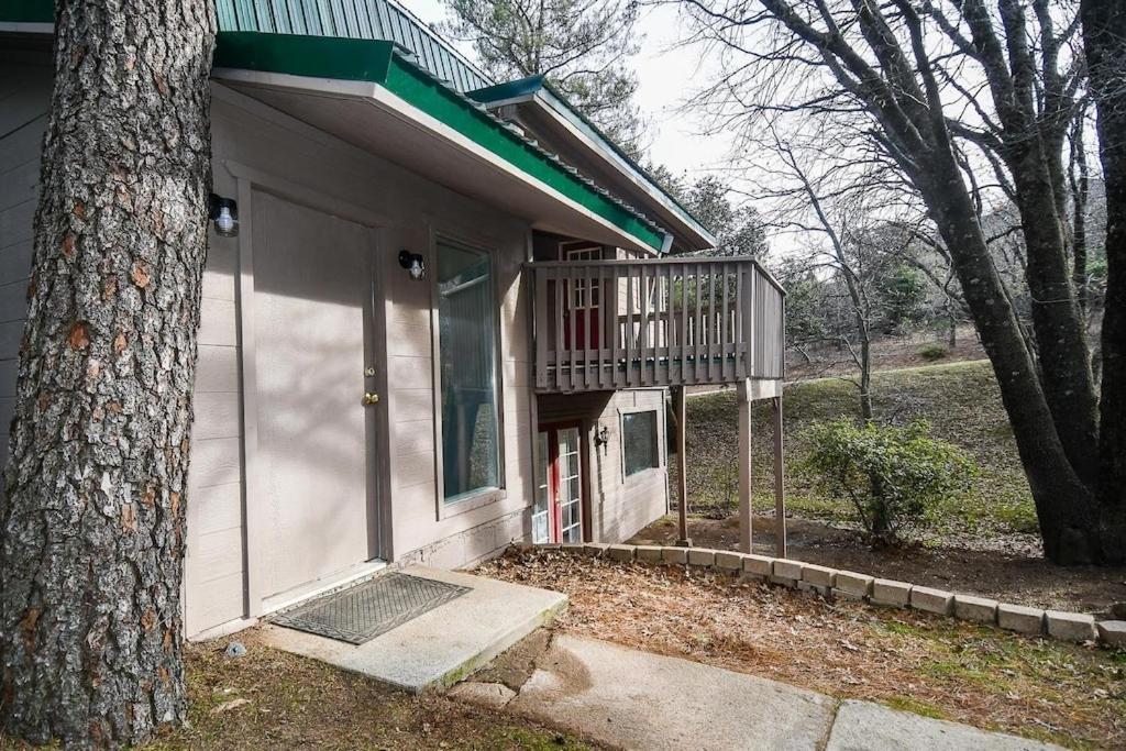 Julian House Of Games Villa Exterior photo
